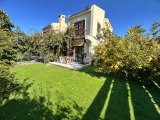 Girne Karaoğlanoğlu; Ortak Havuzlu Sitede Bahçeli Villa