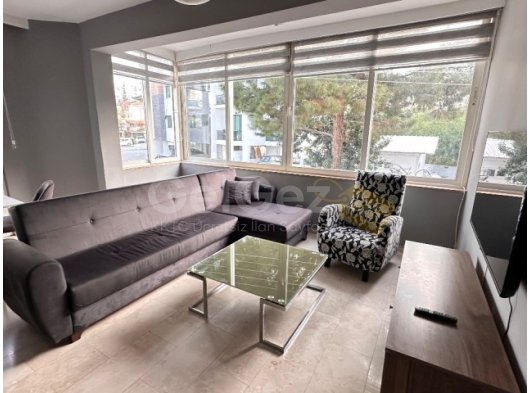 Girne Merkez; Nusmar Market Civarı, Aile’ye Kiralık !