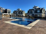 Girne Karşıyaka; Ortak Havuzlu Sitede Denize Yürüme Mesafesinde, Muhteşem Dağ Deniz Manzaralı, Beyaz Eşyalı Daire