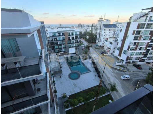 Girne Merkez; Ortak Havuzlu Sitede, Dağ Deniz Manzaralı, Eşyalı 1+1 Residance