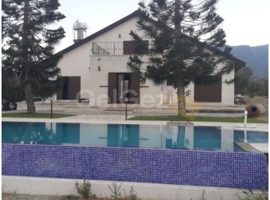 Girne Çatalköy; Hurma Restaurant Üzerinde, Muhteşem Manzaralı, 6931m2 içerisinde Müstakil Ev