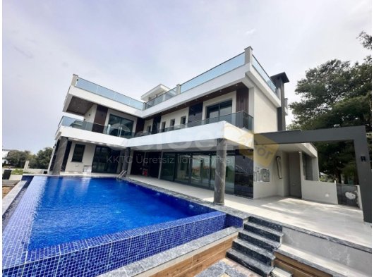 Girne Karşıyaka; Özel Dekore Edilmiş Villa