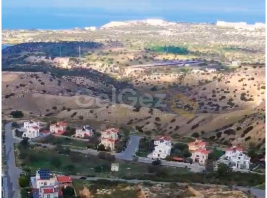 Girne Arapköy; Dağ Deniz Manzaralı; 1081 m2 Villalık Arsa