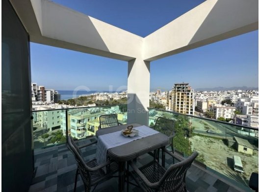 Girne Merkez; Less Ambasedur Otel Civarı, Muhteşem Manzaralı Penthouse