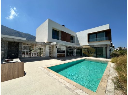 Girne Bellapais; Muhteşem Manzaralı, Beyaz Eşyalı , Lüx Villa