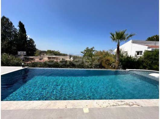 Girne Bellapais; Kolay Lokasyonda, Muhteşem Dağ Deniz Manzaralı, 3+2 Villa