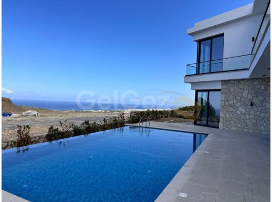 Girne Karmi; Eşsiz Manzaralı, Ultra Lüx, Asansörlü Villa