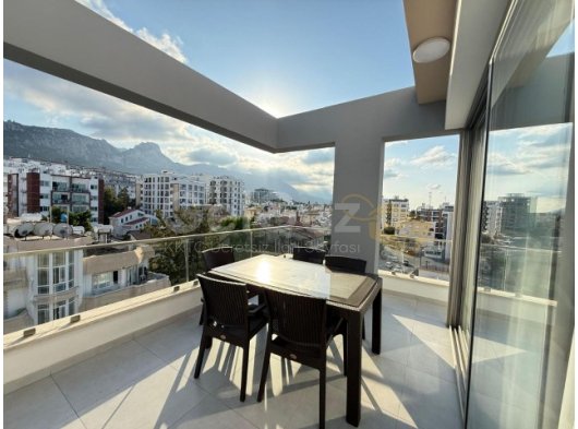 Girne’nin Göbeğinde; Dağ, Deniz Manzaralı 2+1, Full Eşyalı, Sıfır Penthouse ????