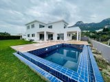 Girne Çatalköy; Muhteşem Deniz Manzaralı, Bahçeli , 3 Yatak Odalı Villa