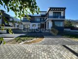 Girne Zeytinlik; Ultra Lux, Dağ Deniz Manzaralı, TÜRK KOÇANLI, Jakuzili Villa. Takasa Açık !