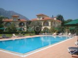 Girne Edremit; Dağ Deniz Manzaralı, Eşyalı , Apart Otel