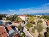 Girne Bellapais; 2800 m2 Arsa İçerisinde, Muhteşem Manzaralı Villa
