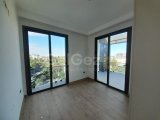 Girne Merkez; Dağ Deniz Manzaralı Penthouse