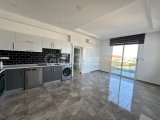 Girne Karşıyaka; Ortak Havuzlu Sitede Denize Yürüme Mesafesinde, Muhteşem Dağ Deniz Manzaralı, Beyaz Eşyalı Daire
