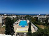 Girne Alsancak; Ortak Havuzlu Sitede Full Eşyalı, Havuz Cepheli Daire