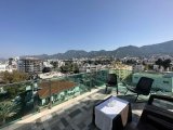 Girne Merkez; Less Ambasedur Otel Civarı, Muhteşem Manzaralı Penthouse