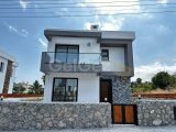 Girne Alsancak; Nejat British Okul Civarı, Bahçeli Villa