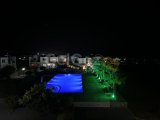 GIRNE ESENTEPE , KORENIUM GOLF SAHASINA YAKIN , HAVUZLU SİTEDE MUHTEŞEM 2+1 SATILIK DAİRE