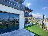 Alsancakta deniz manzaralı en yüksek kalitede yapılmış satılık 4+1 villa