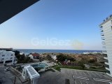 Girne yeni limanda denize sıfır full deniz manzaralı satılık 2+1 daire
