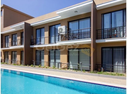Girne Doğanköyde havuzlu sitede satılık 2+1 daire
