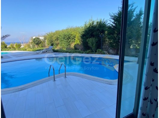 Lapta yürüyüş yolunda denize sıfır satılık 3+1 daire