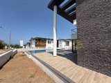 Girne Zeytinlikte deniz manzaralı satılık 4+1 villa
