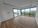 Girne Zeytinlikte deniz manzaralı satılık 4+1 villa