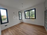 Girne Zeytinlikte deniz manzaralı satılık 4+1 villa