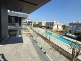 Alsancakta Camelot plajına yürüme mesafesinde satılık sıfır 2+1 daireler