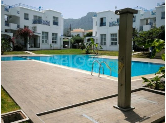 Alsancakta Blue Mare sitesinde satılık 1+1 daire
