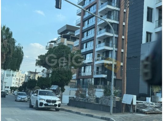 Girne Lord palace bölgesinde deniz manzaralı satılık 2+1 daire