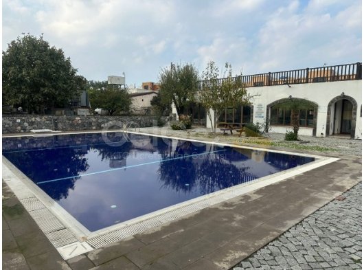 Ozanköyde havuzlu sitede türk koçanlı 2+1 loft daire