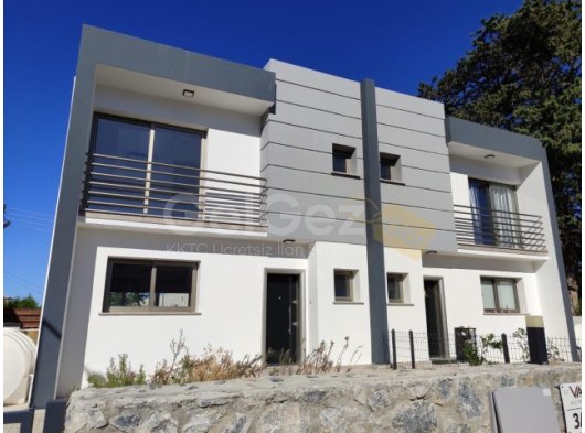 Alsancakta özel bahçeli satılık 3+1 ikizvilla