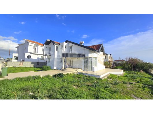 Nezih Bir Mahallede Kiralık ve Eşyalı 3 Yatak Odalı Zemin Kat Ev