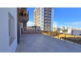 Mağusa Şehir Merkezinde 93 m² Büyük Balkonlu Geniş 2 Yatak Odalı Daire