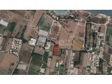 Girne Lapta Bölgesinde Denize 300 m Mesafede 2,5 dönüm Arazi Satılık