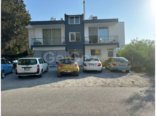 Güzelyurt Bölgesi Merkezde Pizza Vira Restorant Civarında 2+1 Zemin Kat Bahçeli Full Eşyaları İle Birlikde Daire Satılık