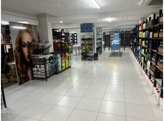 Lefkoşa Göçmenköy Bölgesinde Fuar Işıklarına Yakın 450 m2 Bodrum Katı Satılık