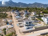 Girne Çatalköyde Ultra Lüx 3+1 ve 4+1 Seçenekli Satılık Villa