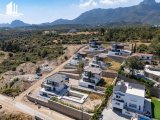 Girne Çatalköyde Ultra Lüx 3+1 ve 4+1 Seçenekli Satılık Villa