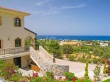 Girne Lapta Bölgesinde 4 Dönüm İçerisinde Doğa ile İç İçe Muhteşem Dağ ve Deniz Manzarasına Sahip Özel Havuzlu Lüks 5 Yatak Odalı Villa Satılık