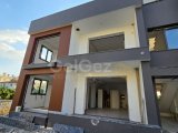 SATILIK 2+1, 2 KATTAN OLUŞAN DAİRE ZEMİN VE 1. KATLAR 78 M2 130,000 £