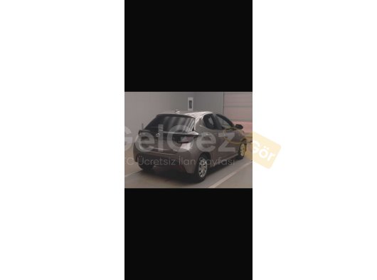 Yaris 1.5 hibrid 2021 model