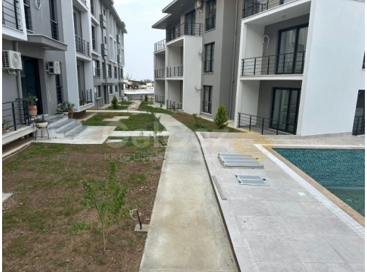 ALSANCAKTA SİTE İÇİNDE SATILIK 3+1 ZEMİN KAT SIFIR DAİRE .