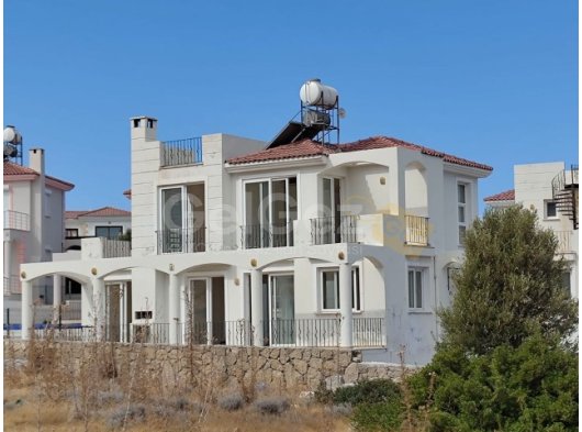 Dağ ve deniz manzaralı kelepir villa!