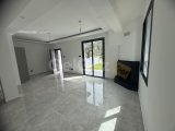 Girne KaraoğlanoğLunda denize 150m mesafede bulunan geniş bahçeli 3+1 ikiz villamız satılık!