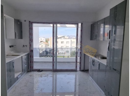 Lefkoşa Alaykoy de satılık geniş 3+1 son daire satılık
