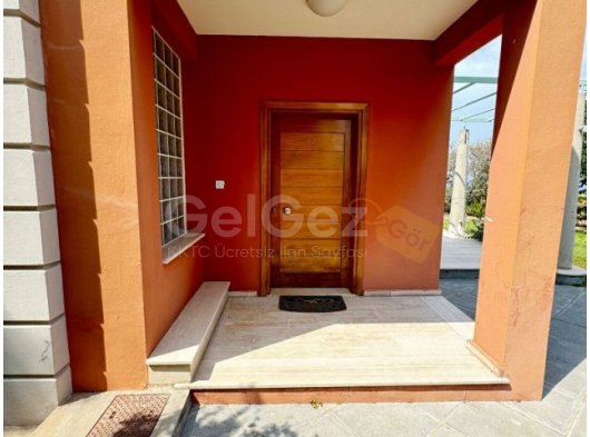 GİRNE MERKEZ KİRALIK 2+1 VİLLA !!