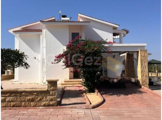 İSKELE'DE MUHTEŞEM KİRALIK VİLLA !!!